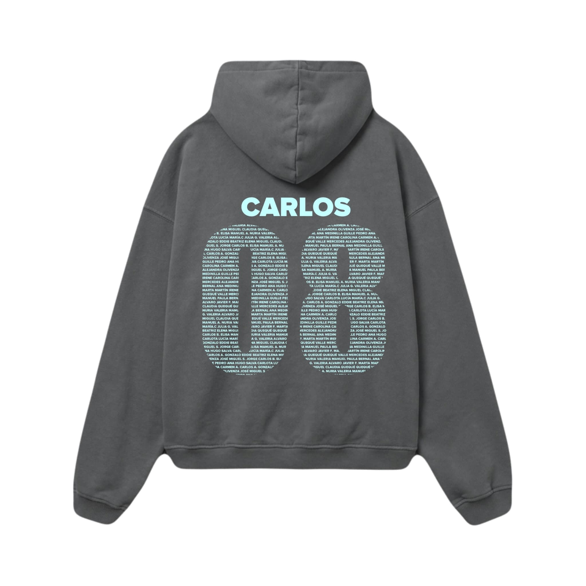 Clase con sudaderas de promoción haciendo la foto de fin de curso