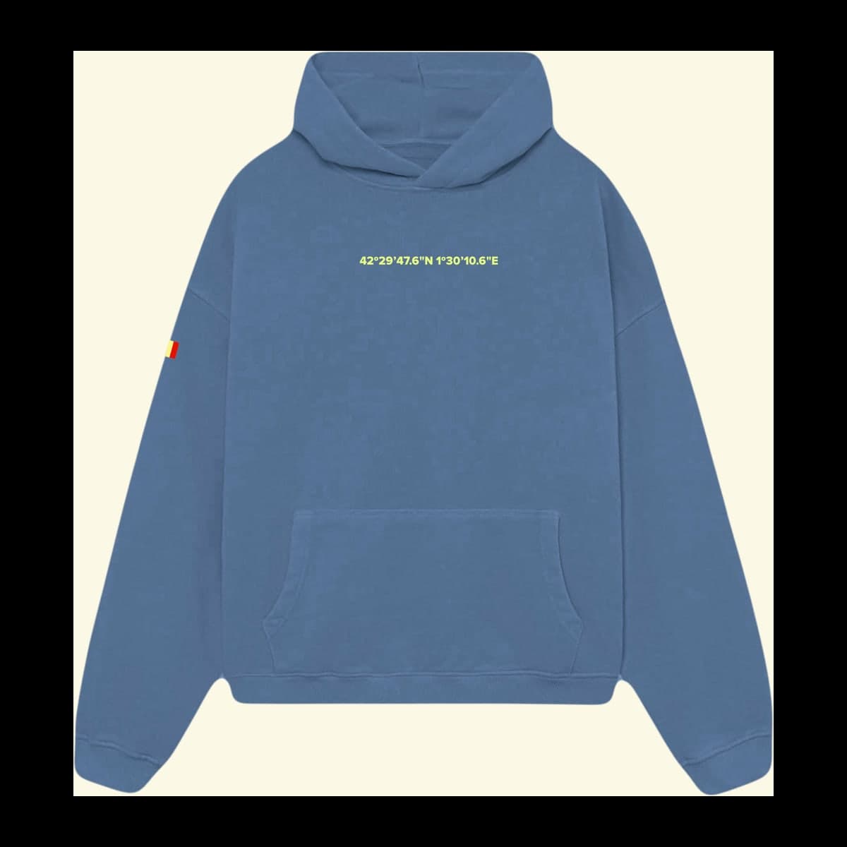 Sudadera azul índigo de graduación con el escudo del centro en el pecho