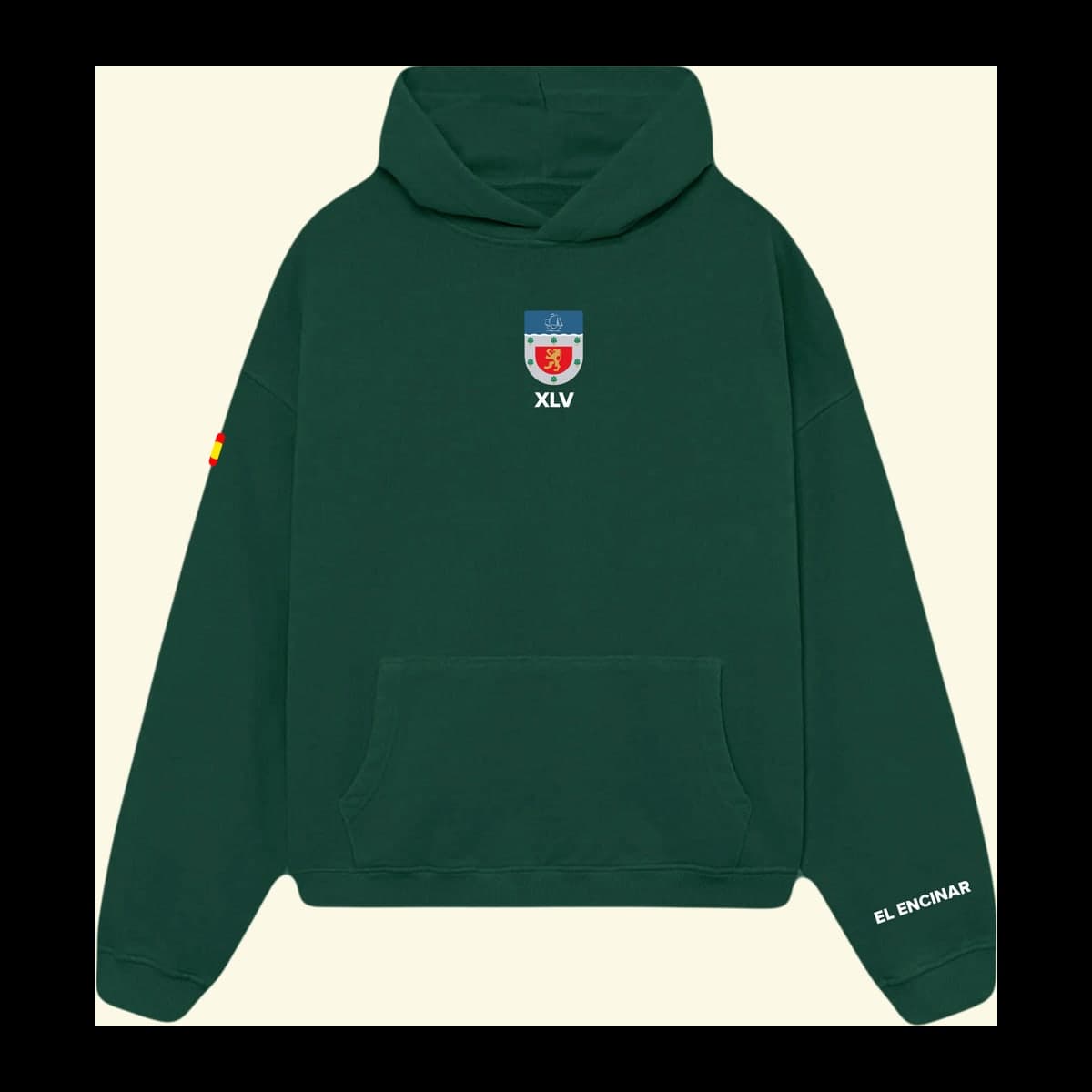 Sudadera verde de instituto con el escudo del centro y el número de promoción en el pecho